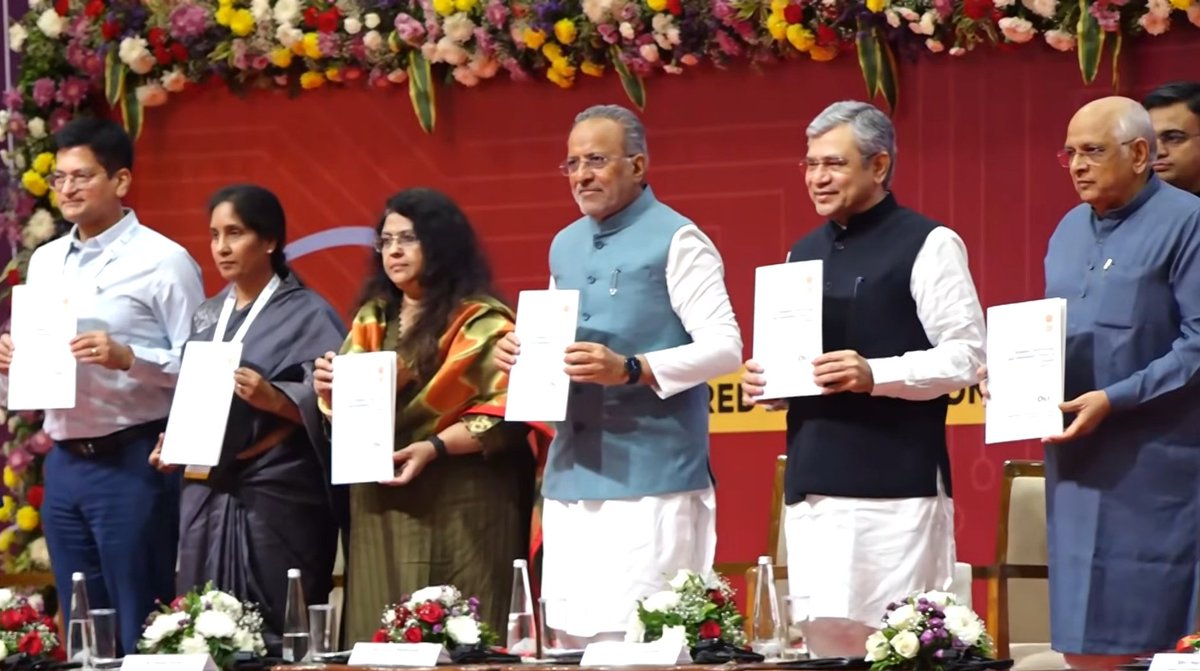 picgujcost's tweet photo. On this auspicious day, the STI Policy 2026-31 was formally launched by the Hon’ble Chief Minister of Gujarat, Bhupendra Patel, during the Gujarat #SemiConnect Conference.
A decisive step towards innovation-led growth and Viksit Gujarat se Viksit Bharat https://t.co/DRYWLnokww