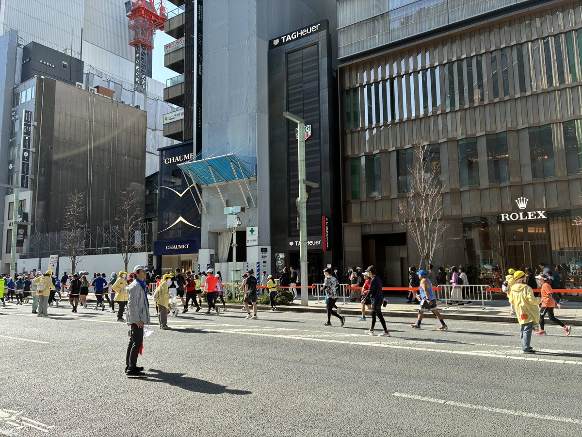 2時半の銀座！ この時間になると、結構歩いている人も多い！東京