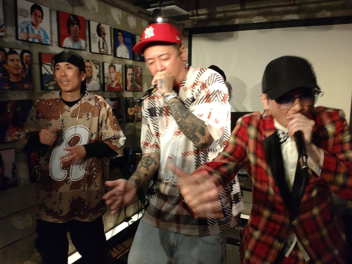 GANMAさんBIRTHDAY PARTYお疲れ様でした!!
序盤から久々にお会いする方もいてLIVE前から乾杯が凄かったしMIC BANKのLIVEから始まってGANMAさんのLIVE!!
神井大治さん、LAYGANさん、SO-TAさん、Tina Rosyさん、MIC BANKとのコラボとワンマンライブみたいなボリュームでめっちゃ楽しかった！