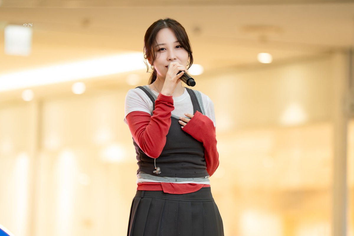 siirin_v's tweet photo. 260228 MUSIC SQUARE   

#권진아 #KWONJINAH https://t.co/0Wrq0efxEx