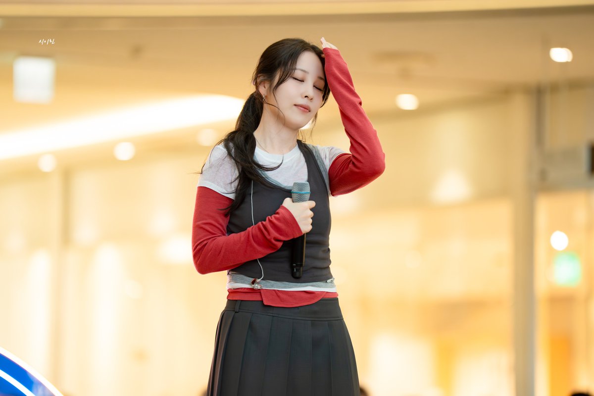 siirin_v's tweet photo. 260228 MUSIC SQUARE   

#권진아 #KWONJINAH https://t.co/0Wrq0efxEx