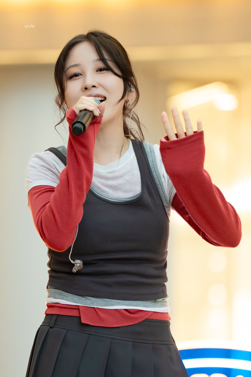 siirin_v's tweet photo. 260228 MUSIC SQUARE

#권진아 #KWONJINAH https://t.co/Hb6rnCAhaG