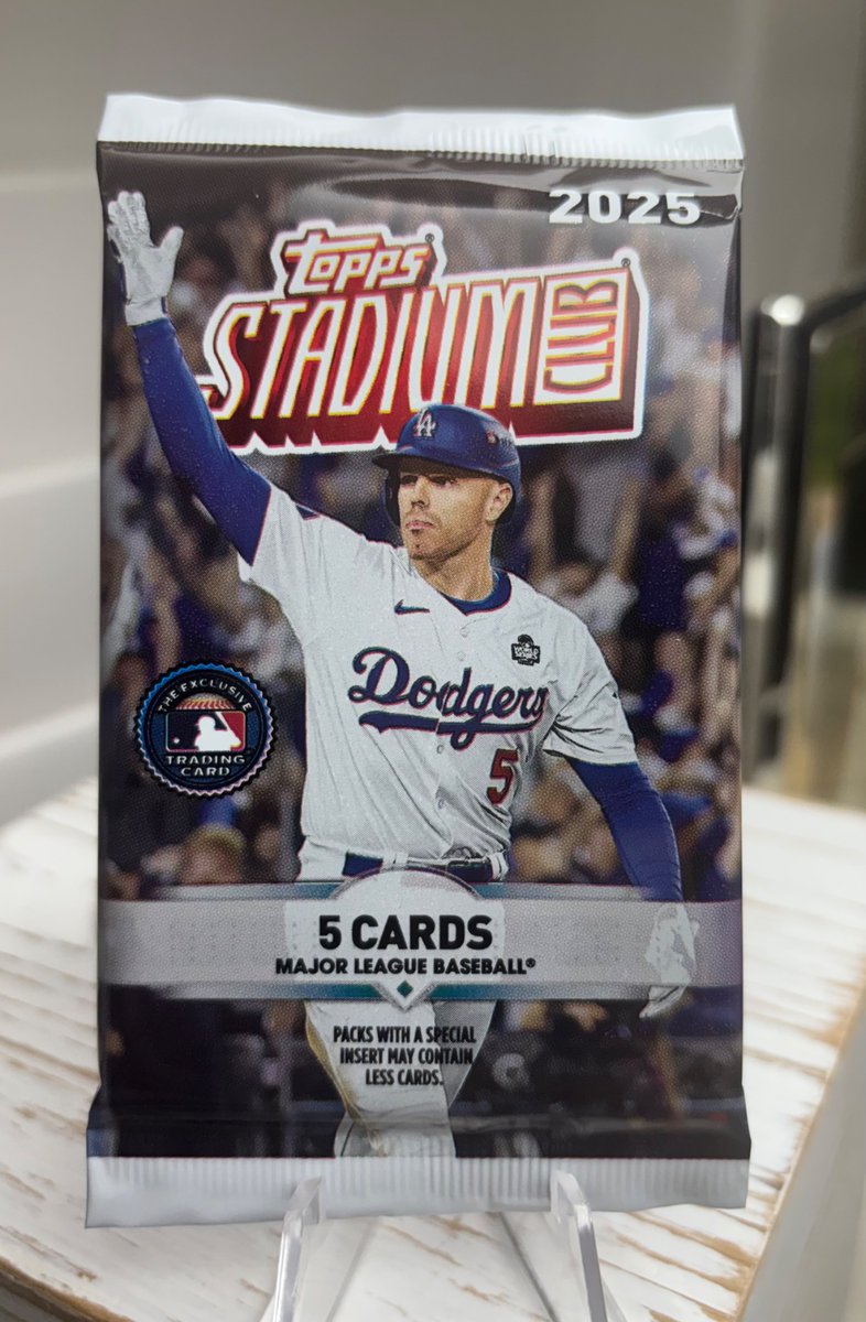 du47222292's tweet image. Who wants a shot at this 2nd Topps Stadium Club pac? 
*Who’s your favorite AL team? *I’ll select someone tonight!
#Panini #Topps