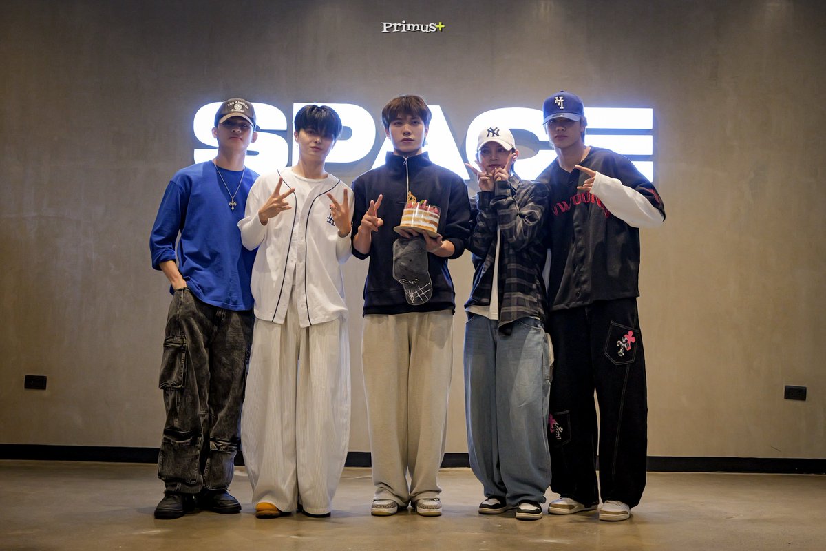 260228 📸 NEW:ID
JOMINDAK DANCE CLASS
📍 SPACE STUDIOS

Congrats on the successful event NJO <a href="/NewIDJomOFC/">New:ID Jom Official</a> and Coach Jom <a href="/jomaceronn/">sugawyhoneybee</a>! 🖤🔥

#JOMindak
#New_ID <a href="/official_newID/">New:ID OFFICIAL</a>