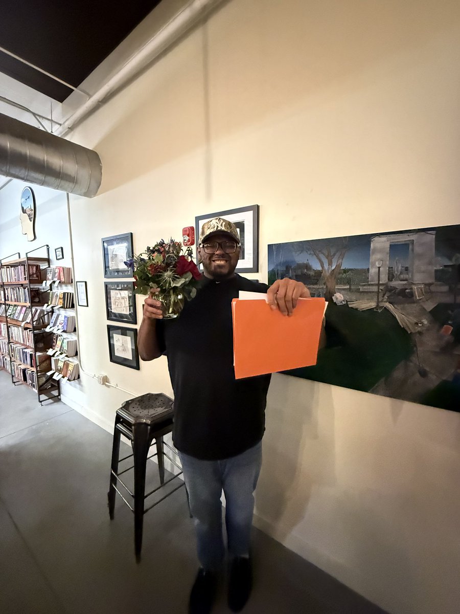 head sean in charge tweet media