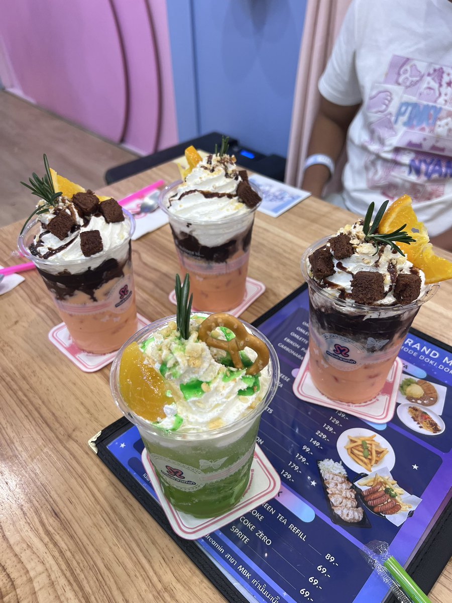 พี่หยงมีแว่น tweet media