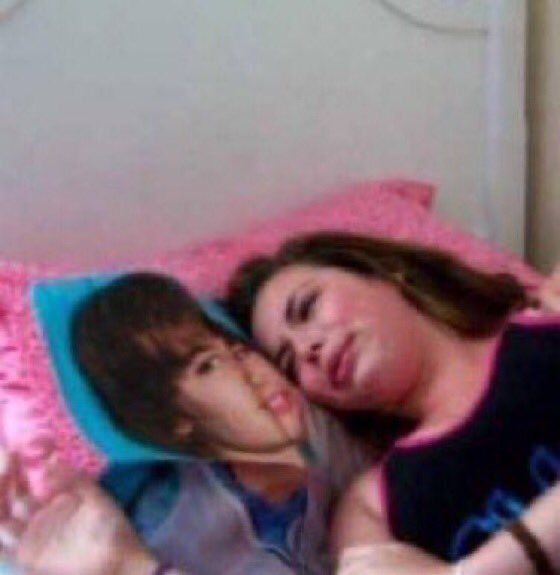 yo todos los 1ro de marzo porque nunca te voy a superar justin bieber