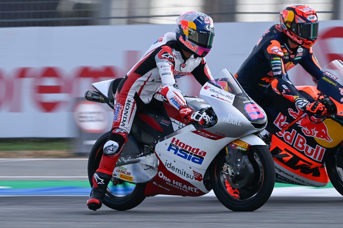 #Moto3 #ThaiGP 

Il miglior debutto di sempre per un motociclista indonesiano nel Motomondiale: Veda Ega Pratama sensazionale 5° con Honda Team Asia a Buriram, lottando fino all'ultimo per il podio!
