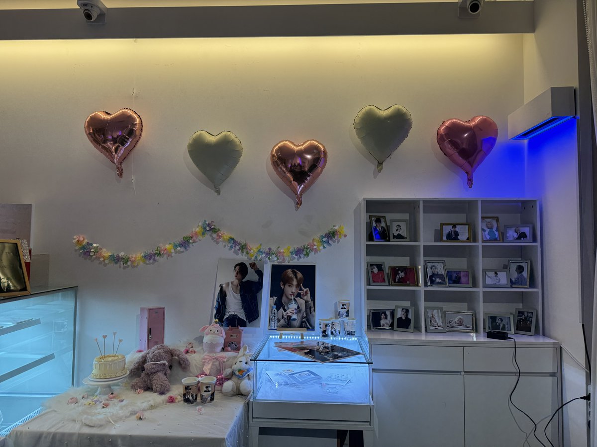 ttOk529's tweet photo. 260228 카페 이벤트
어제 와주신 분들 너무 고맙고 세팅 도와주신 친구들도 너무 너무 고마워요💛유정이 덕분에 행복한 하루 보냈어요💛유정아 잘 다녀와요 항상 기다려 줄 거야🥹 https://t.co/dl9v2a8PuR