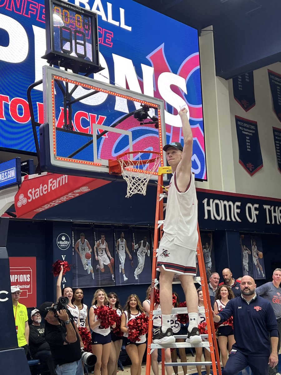 Zack Farmer tweet media