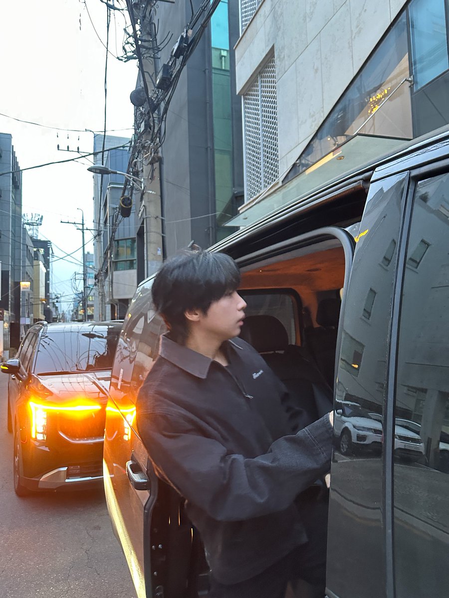 jeongsewoon_twt's tweet photo. 2월을 모아모아

#정세운 #JEONGSEWOON https://t.co/aXHZeRnqRY