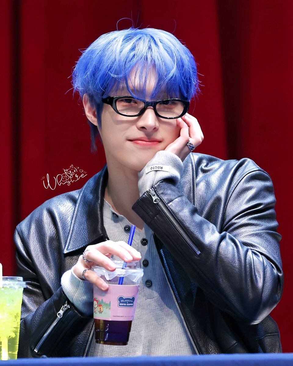 𝕎𝕙𝕪 𝕐𝕦 ℍ𝕖𝕣𝕖 𝕦._.𝕦🐶 tweet media