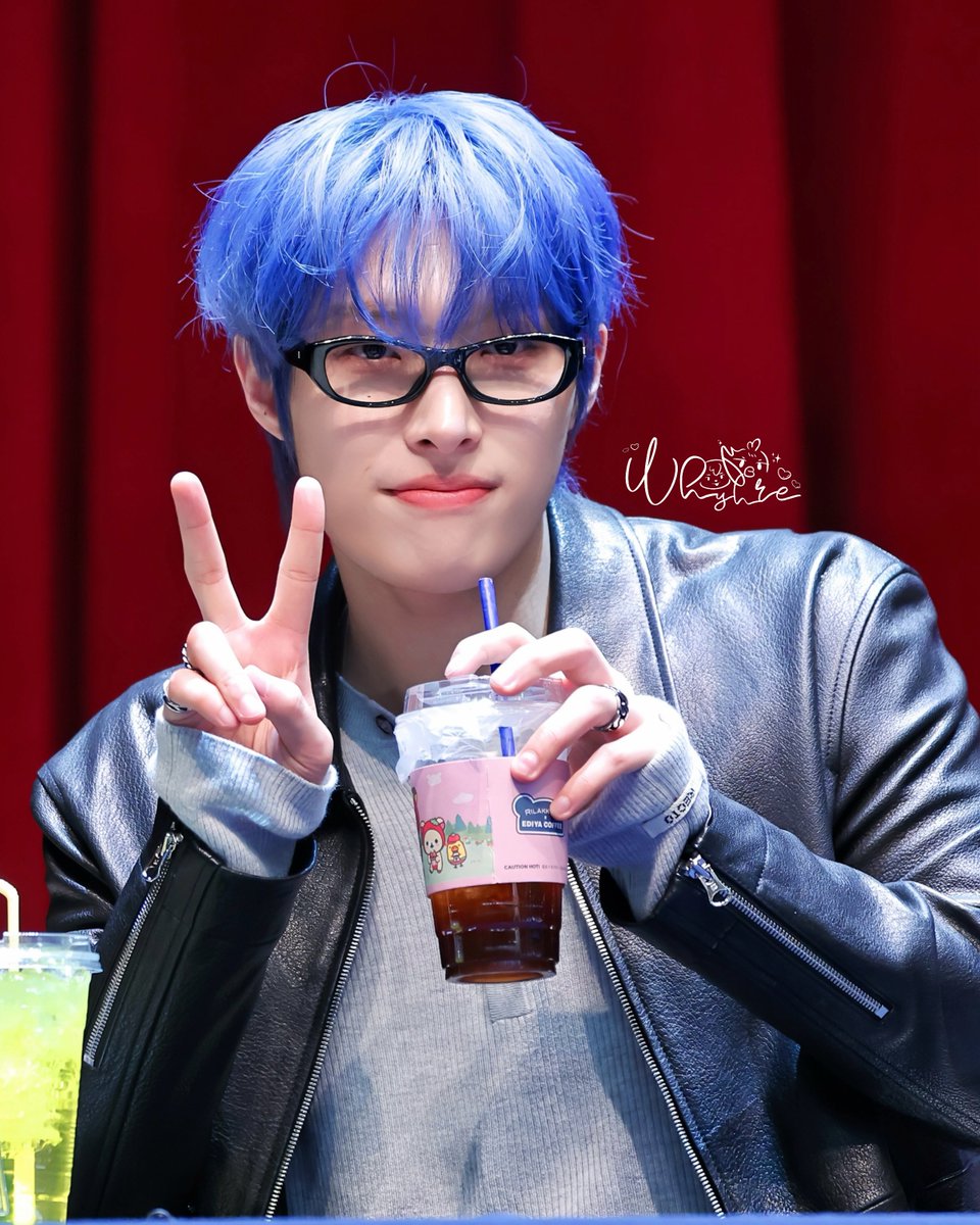 𝕎𝕙𝕪 𝕐𝕦 ℍ𝕖𝕣𝕖 𝕦._.𝕦🐶 tweet media