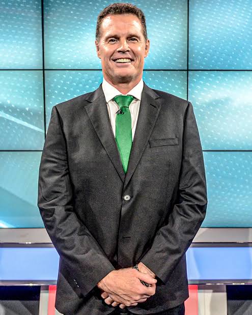 Scrumming Flyhalf tweet media