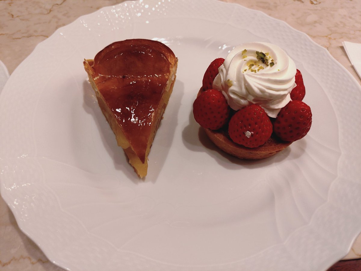 今日も作業の続きをして、
気分転換にお散歩&amp;午後のコーヒータイムであります☕🍰