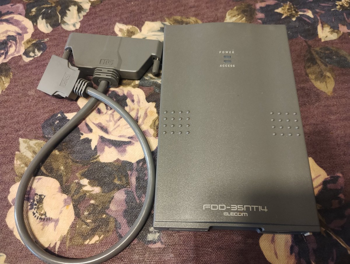 PC-98シリーズ、98ノート用の増設FDDユニット。 ・ELECOM FDD-35NT14