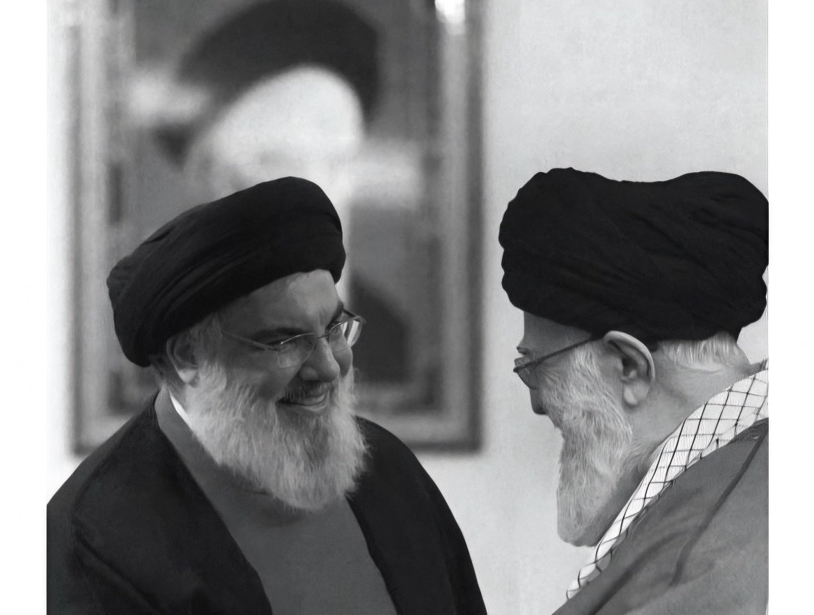 MustafaAlkarra1's tweet photo. # نحن قومٌ لا تُهدم عزائمنا لِشهادة قاداتنا، بل لا نزداد سوى بأساً واصرار. 
•
•
•
# مع حامل الراية عج https://t.co/dG3Jf7dwT2