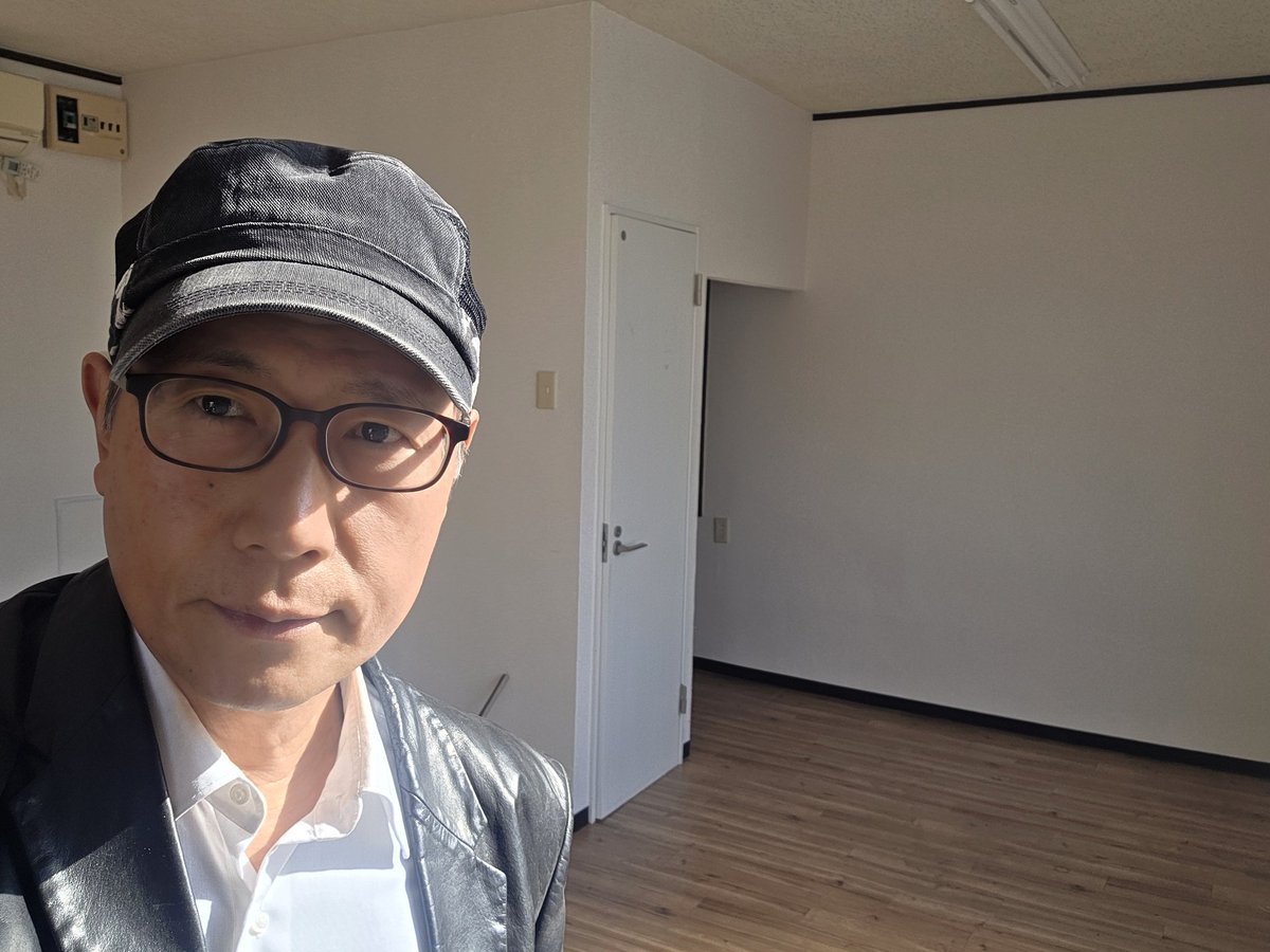 足立区の事務所を解約しました。日常活動の拠点として多くのボランティアの皆さんが集い、語り、動いてくれた場所です。あの空間にはたくさんの挑戦と汗と笑いがありました。心から感謝します。