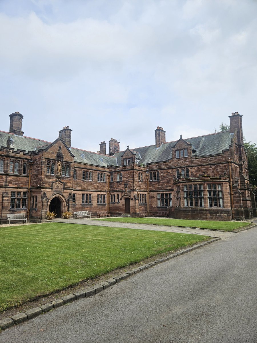 NW Tour Guide tweet media