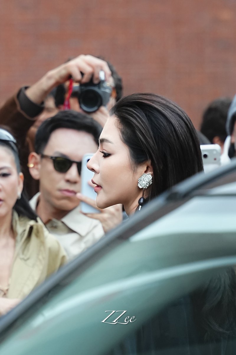 Stunning as always!!😍💛🌻

FAYE AT MFW X FERRAGAMO
#FayeXFerragamo
#Ferragamo
#FerragamoFW26 
#FayeInMFW
#FayePeraya