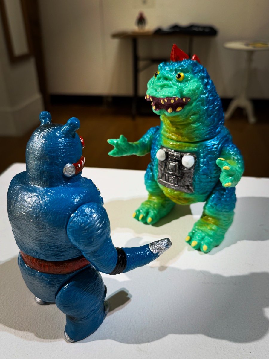 東和玩具さん(@nijiyana )の個展を観に下目黒を訪問。確立された味わい