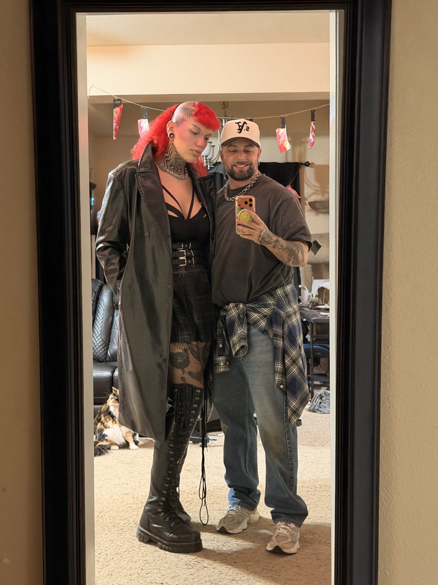 notanormalboy69's tweet photo. We are live on twitch #twitch #t4t #twitchstreamer #trans #dragula 

https://t.co/atLRI20Jlc https://t.co/nwwDPfiCsa