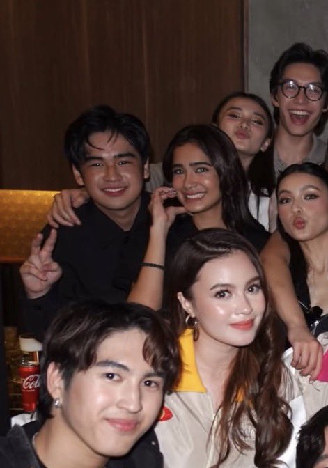 Ang cute nila.

#LizGuel