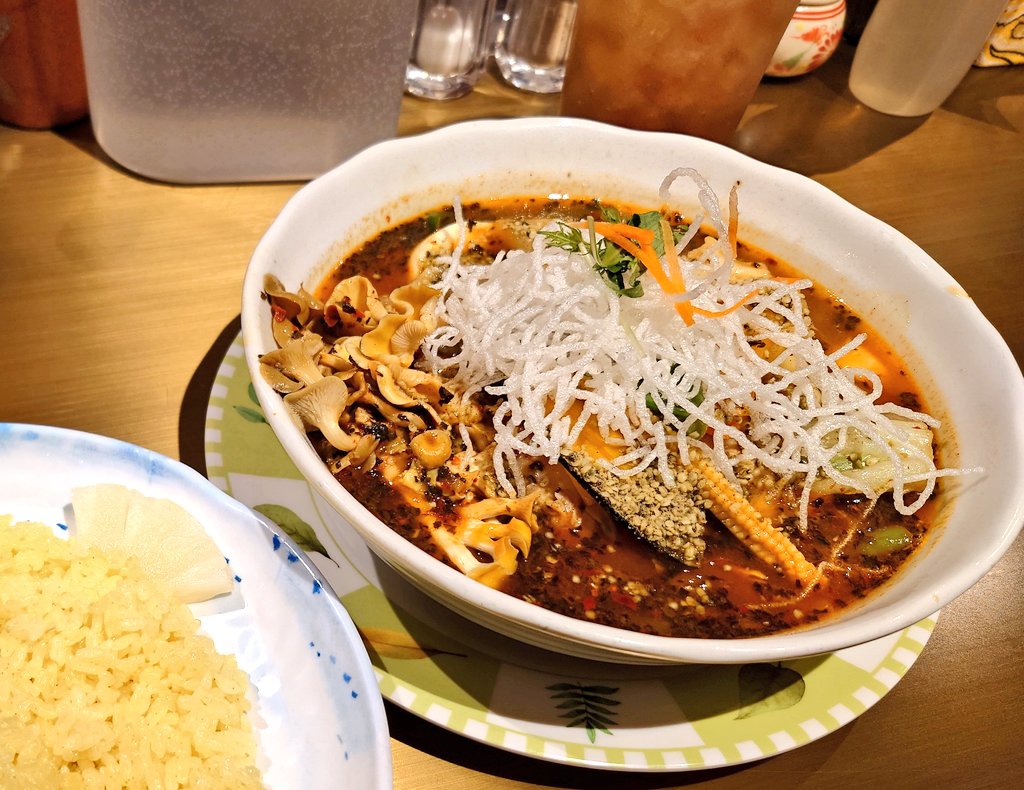 AnLi_JP's tweet photo. 虚空チキン
おいしいけどこんなにしたっけ？(3K超えランチはちょっぴり贅沢) https://t.co/dacMchyrLS