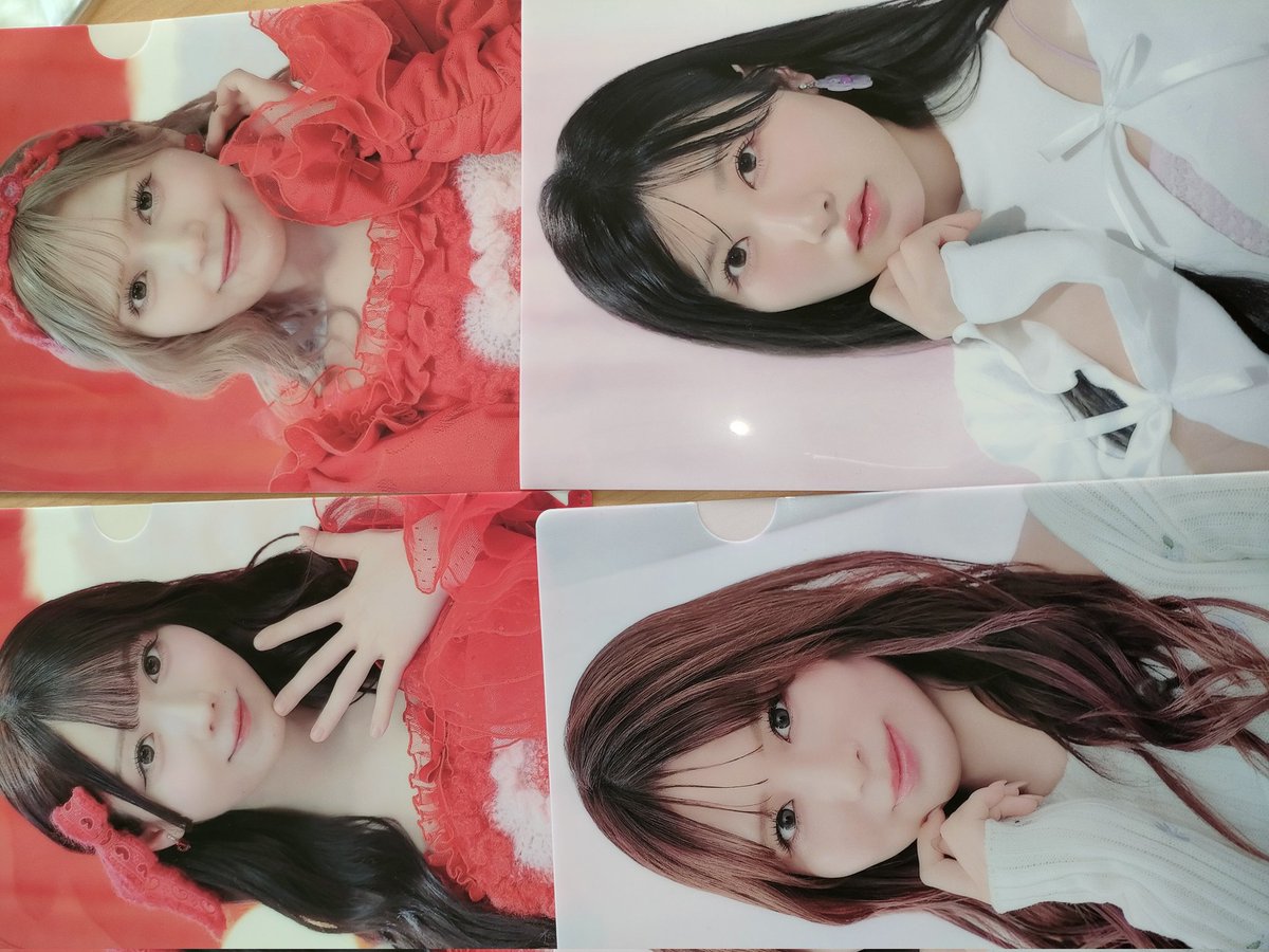 jun26an04's tweet photo. クリアファイルトレ
譲）画像のもの
求)瀧脇赤衣装、ダイナー
　音嶋赤衣装、ダイナー https://t.co/0gb0dMwbZ0