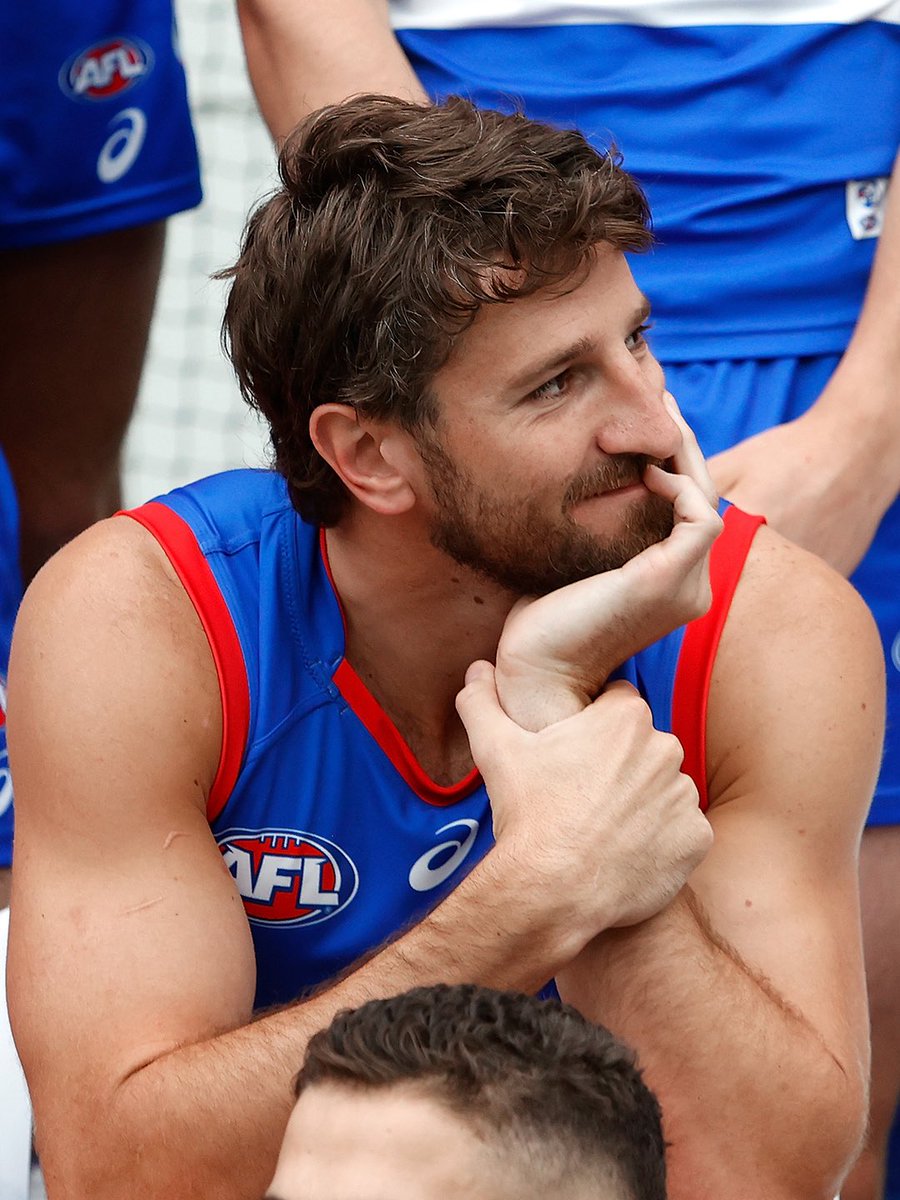 westernbulldogs's tweet photo. get you a teammate that looks at you like this 😍 https://t.co/IcE0U4fzyq