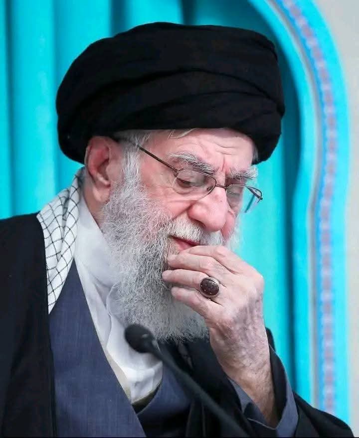 zohaib_waseer's tweet photo. ہم شرمندہ ہیں 💔😥
#Khamenei #خامنئي #Iran https://t.co/KDCTsnsSK5