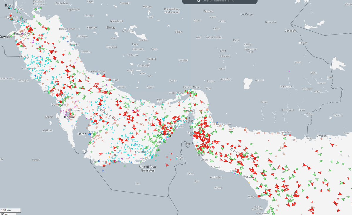 Décapitation et représailles... Bientôt 24h depuis le début de l'attaque israélo-américaine sur l'Iran. Pour l'heure, la zone du Golfe arabo-persique ne s'est pas (encore) vidée de tout trafic maritime. C'est un des points clef à surveiller. 1/