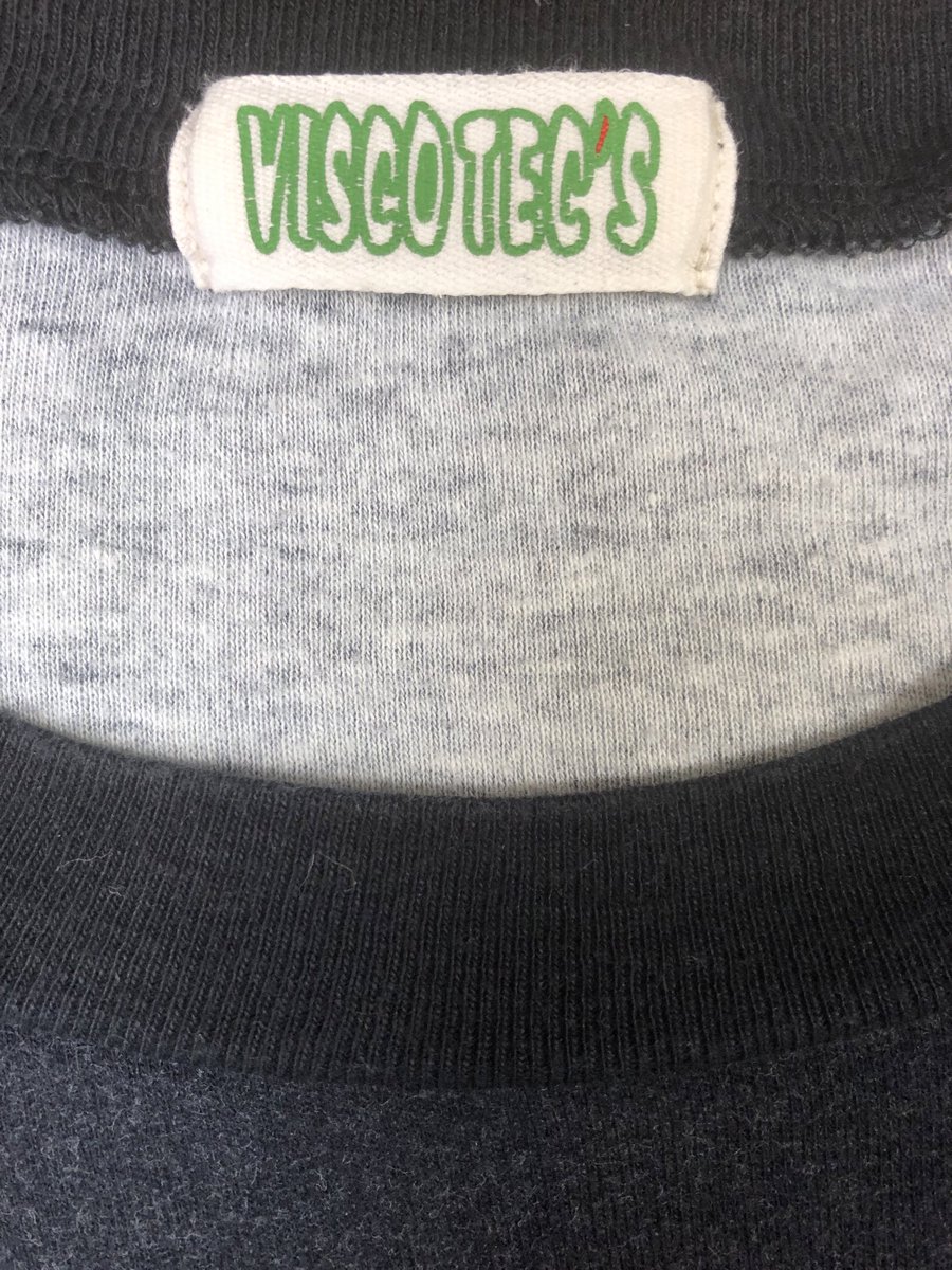 katze9602's tweet photo. 本日の　#Yahooフリマ
追加商品のご紹介！
#viscotecs のロンt🌟
鮮やかな　#ファイヤーパターン　の袖が印象的😆
メンズ、レディースどちらにも
オススメな☝️品です
どうぞ宜しくお願いします🙇‍♂️ https://t.co/RgwR6MirAZ
