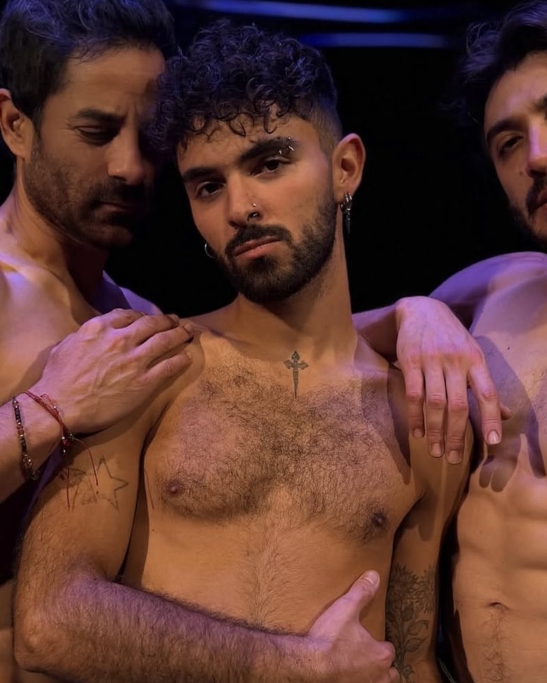 Yo solo iba entrando y pues... Buenas noches y bueno Joaquín también 

#JoaquinBondoni [<a href="/JoaquinBondoni/">Joaquin Bondoni</a>]