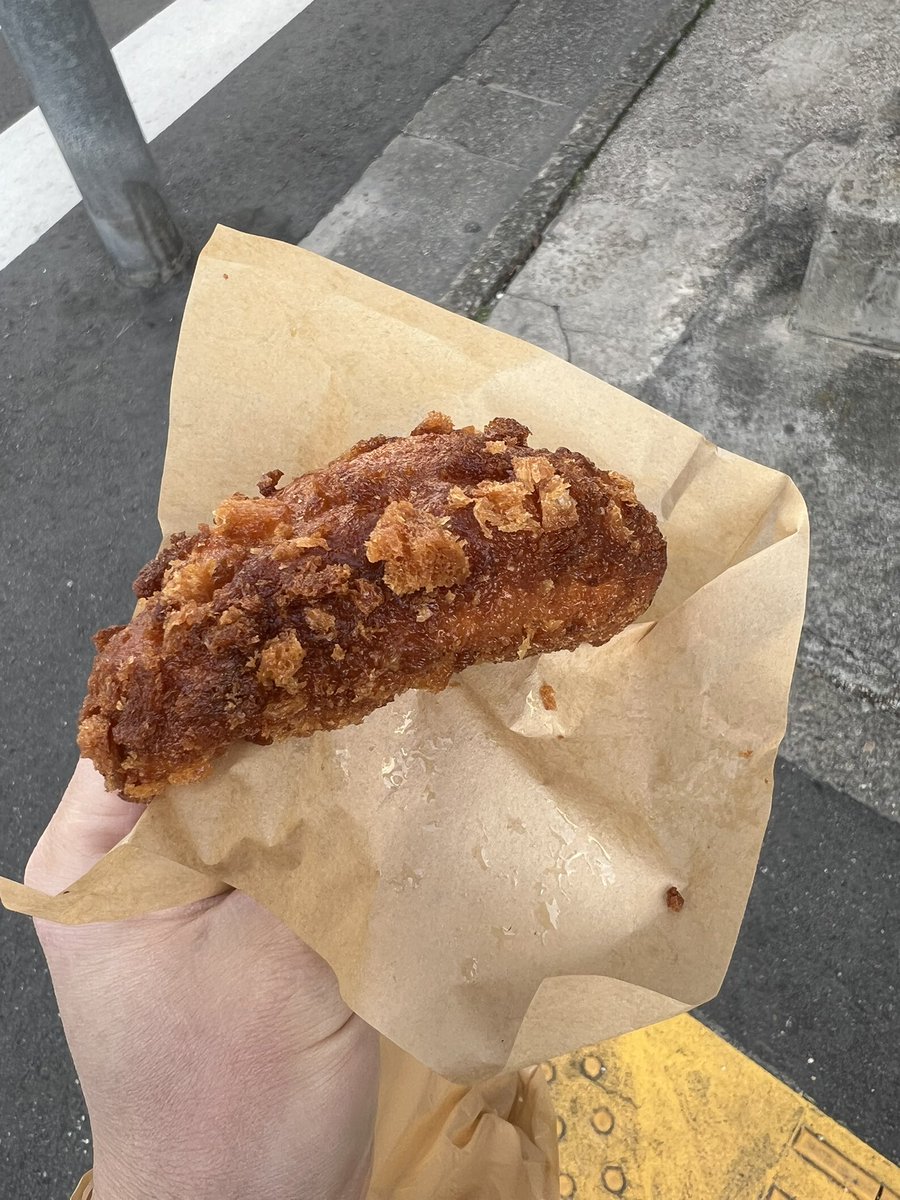chiriboy_7sei's tweet photo. 朝メッシ。
新しくお邪魔したパン屋さんでは、あんぱんとカレーパン、今回なかったけどメロンパンを買うのが礼儀だと思っております。
カレーパンもあんぱんも美味しかった😁
#ONIPAN https://t.co/XCPEv0NxrE