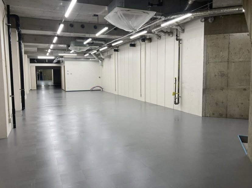 2019年…会社(GRIT)を作った当初。
「グローバルな格闘技ビジネスを作る！」と言いはじめた、次の年からコロナ禍に…

海外旅行者が誰一人来なくなりました… 

海外発送すら出来ない時期も続いて。