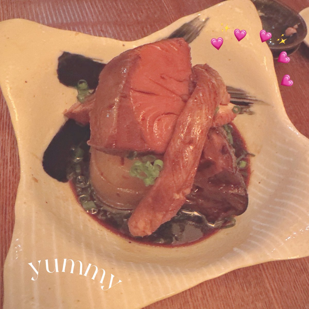 namin0073's tweet photo. おいしすぎた〜〜！！！🍲♡馬のレバ刺しも初体験したし、白子苦手だけど白子ぽんずと天ぷらもリベンジさせてくれて真鯛のご飯が最高すぎた（沢山写真撮り忘れた）犬カフェ無くなってて残念🥲🥲 https://t.co/EThXqxsyng