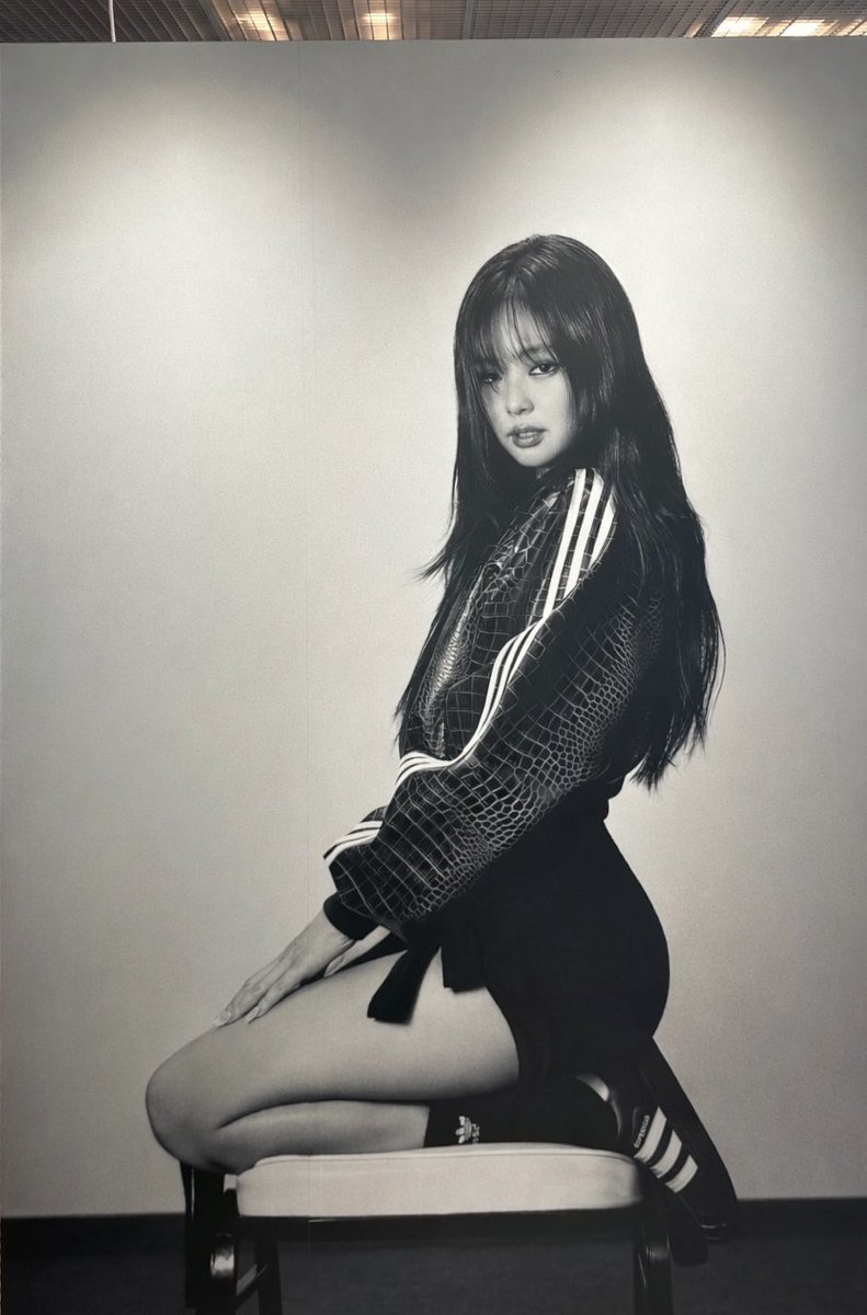 lalisaislava's tweet photo. JENNIEのフライヤー貰ってきた🫶🫶 https://t.co/fDE5GznYsB