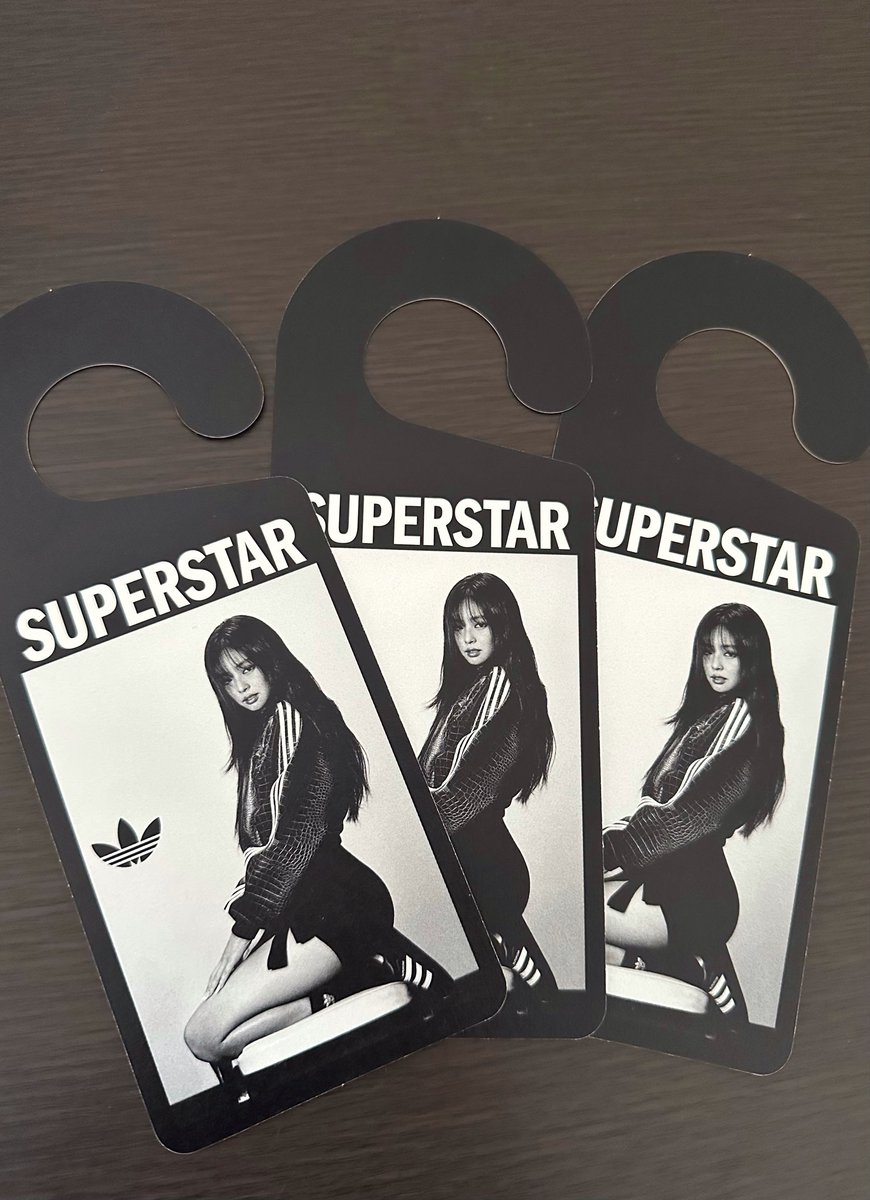 lalisaislava's tweet photo. JENNIEのフライヤー貰ってきた🫶🫶 https://t.co/fDE5GznYsB