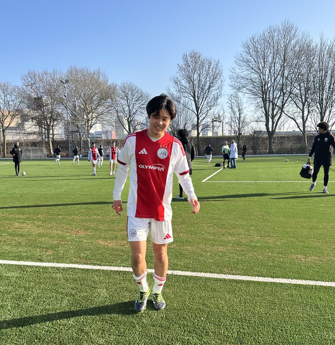 🇳🇱アムステルダム内で移動してアヤックス・アマチュアズでプレーする