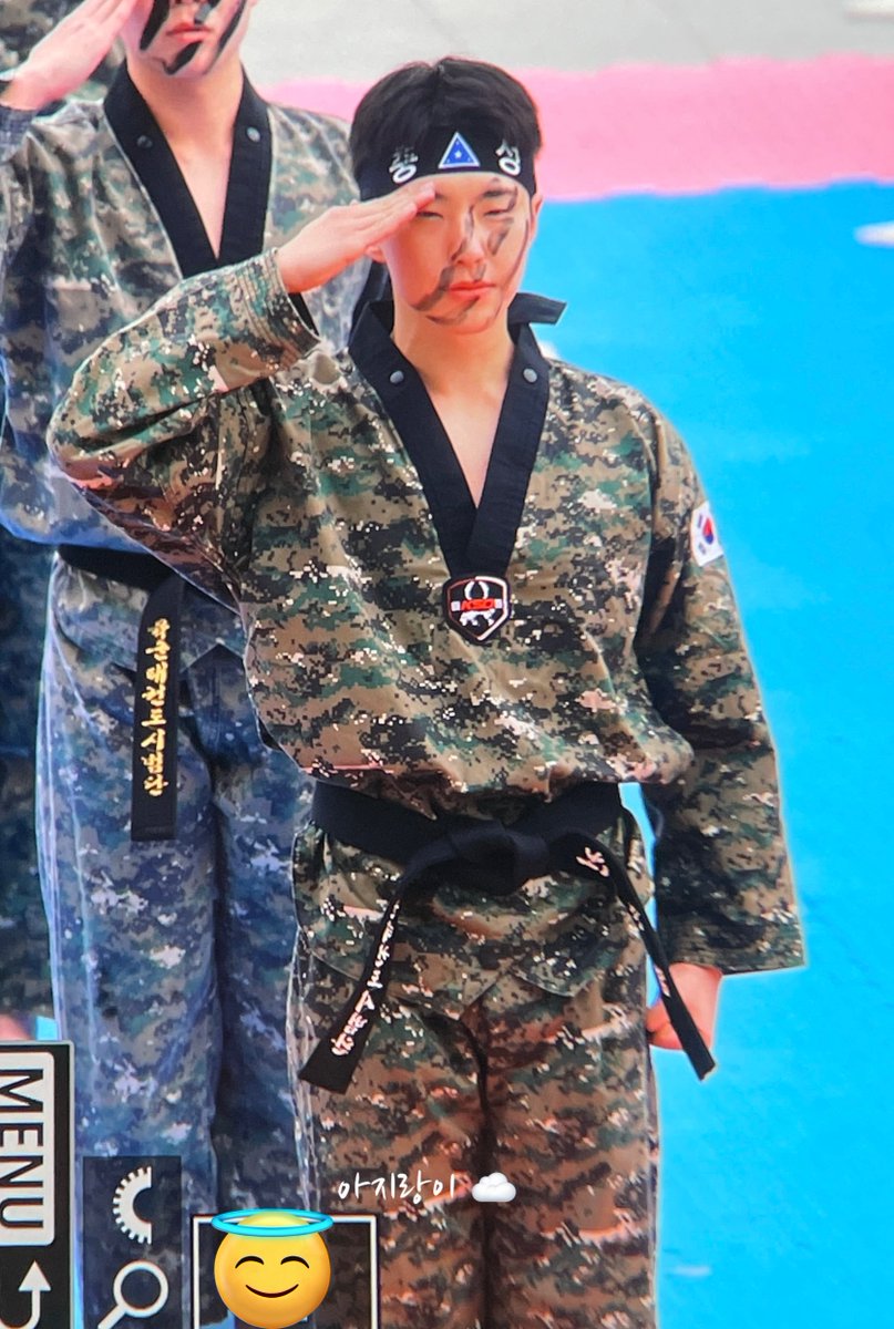 ๐๐๐๐ tweet media