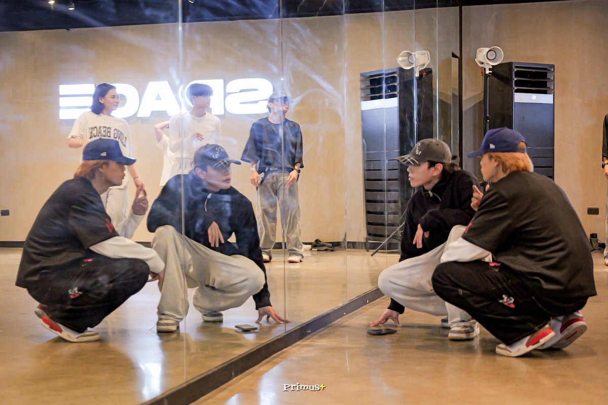 260228 📸 NEW:ID JOM &amp; WILSON
JOMINDAK DANCE CLASS
📍 SPACE STUDIOS

Geniuses at work.

#JOMindak
#NewID_Jom <a href="/jomaceronn/">sugawyhoneybee</a> 
#NewID_Wilson @/whateverwilson
#New_ID <a href="/official_newID/">New:ID OFFICIAL</a>
