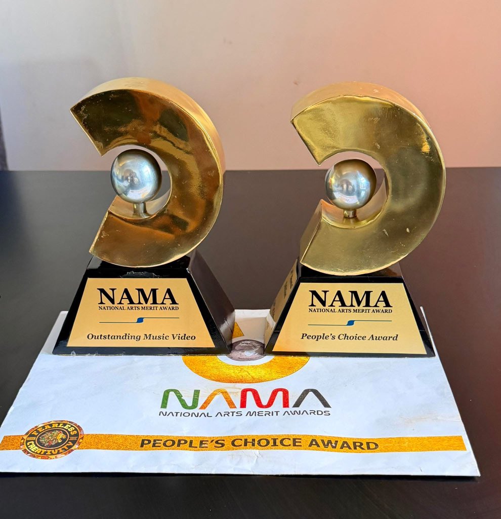 WinkyDFan's tweet photo. Ndizvo zvabuda musarudzo Layaan Solja 🏆

Peoples Choice Award 10th time
Outstanding Music Video

National Arts Merit Awards Winky D 🔥🔥🔥 https://t.co/TpZUNNIkGJ