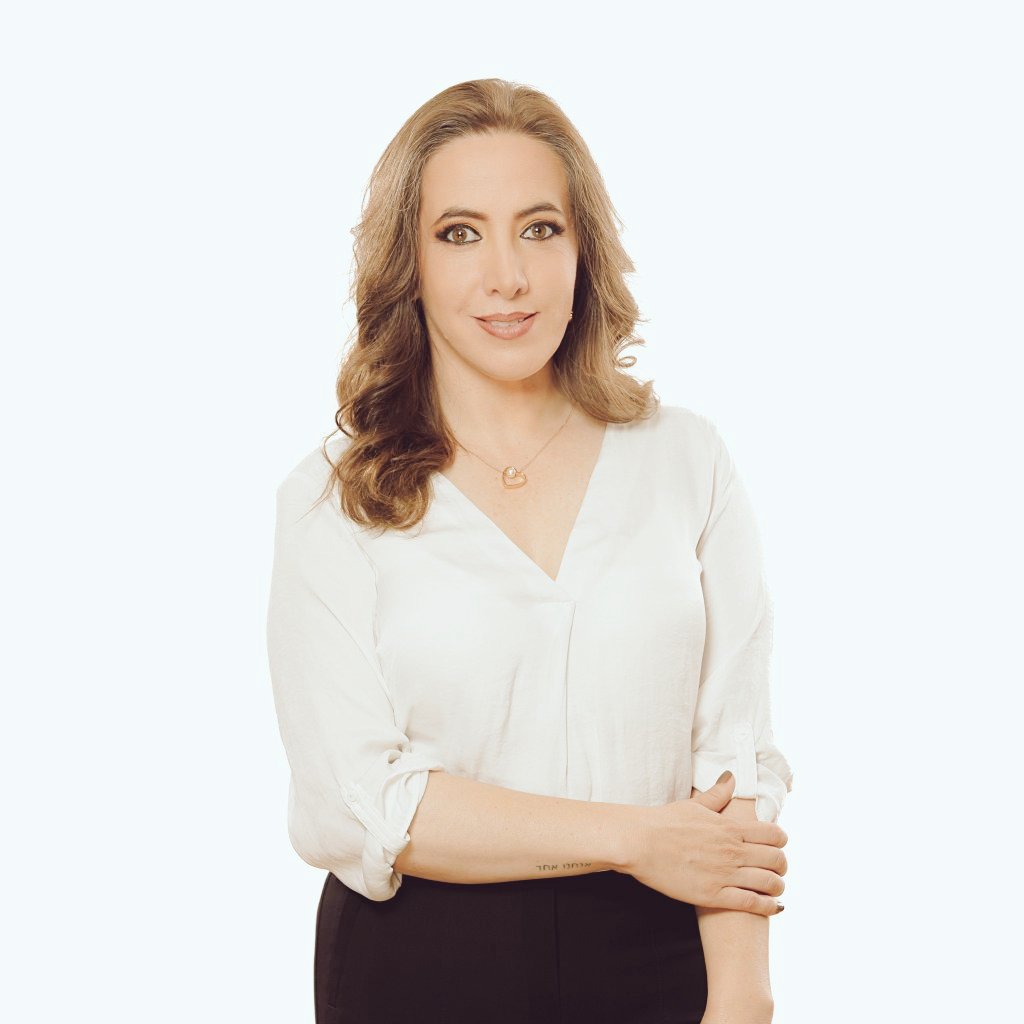 #Urgente La viceprefecta del Azuay por la RC5, Alexandra Quintanilla, fue sentenciada a 30 días de cárcel por manejar ebria un vehículo, tras un control de tránsito en Cuenca.