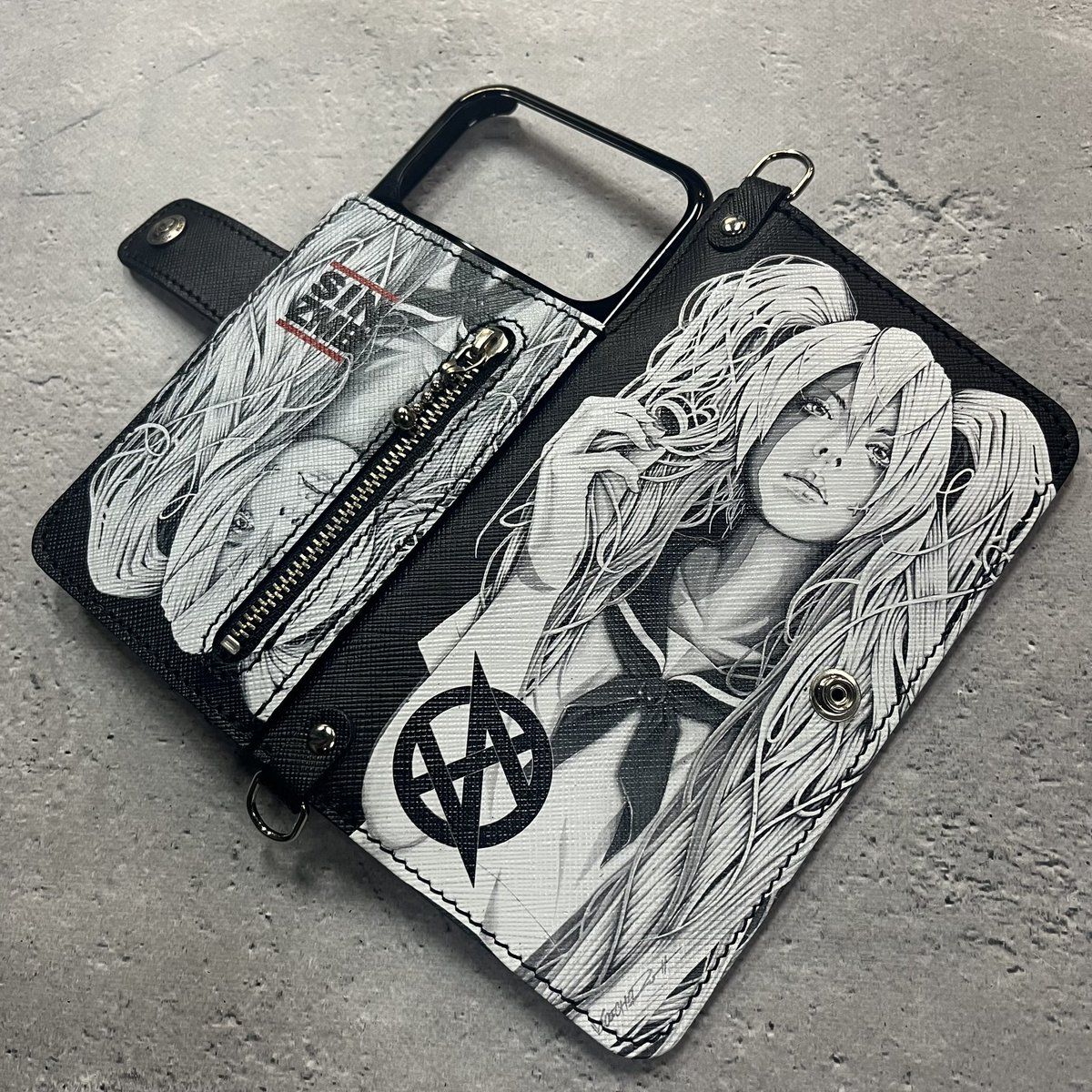 HISASHIさん（GLAY）コラボレーションアイテムのゾンビ子ちゃん手帳型