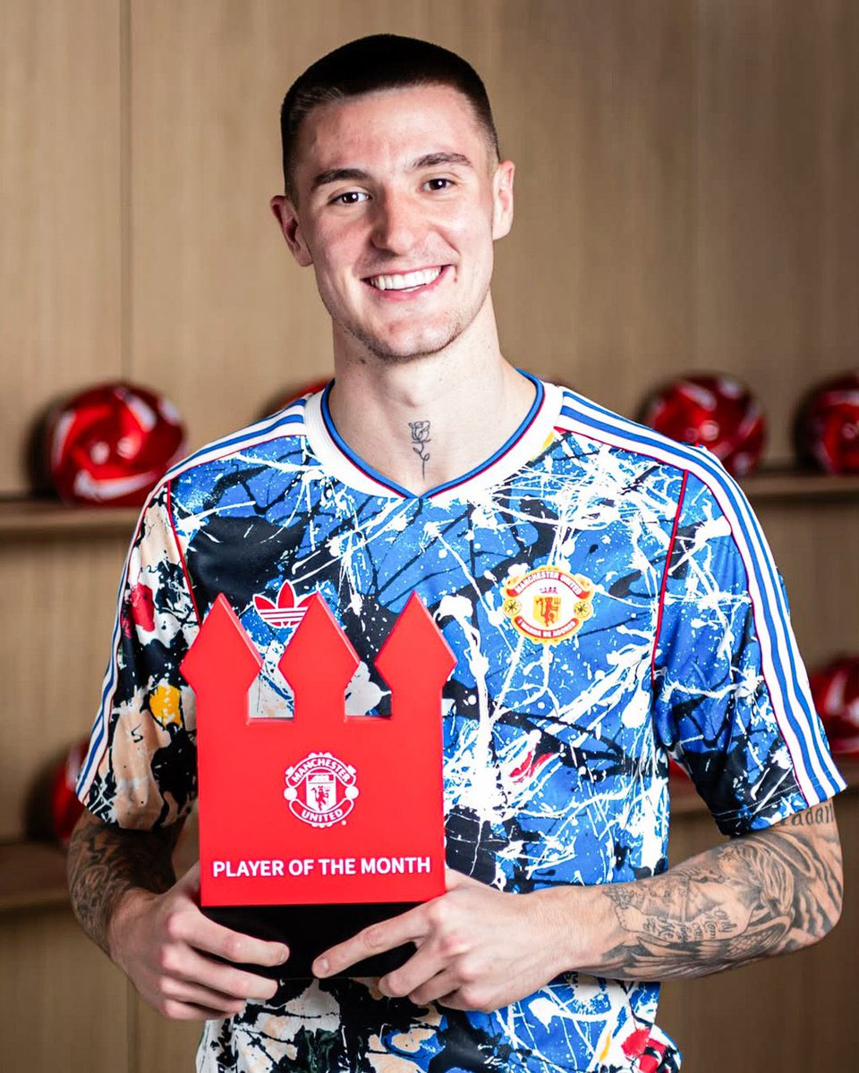 selamat yea buat dik sesko dah dapet potm. btw ayok follow2an sesama penggemar bola khususnya fans united, seru seruan sambil ningkatin financial power asek