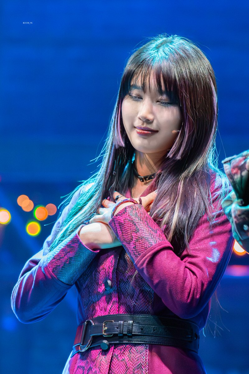 톸픽 tweet media
