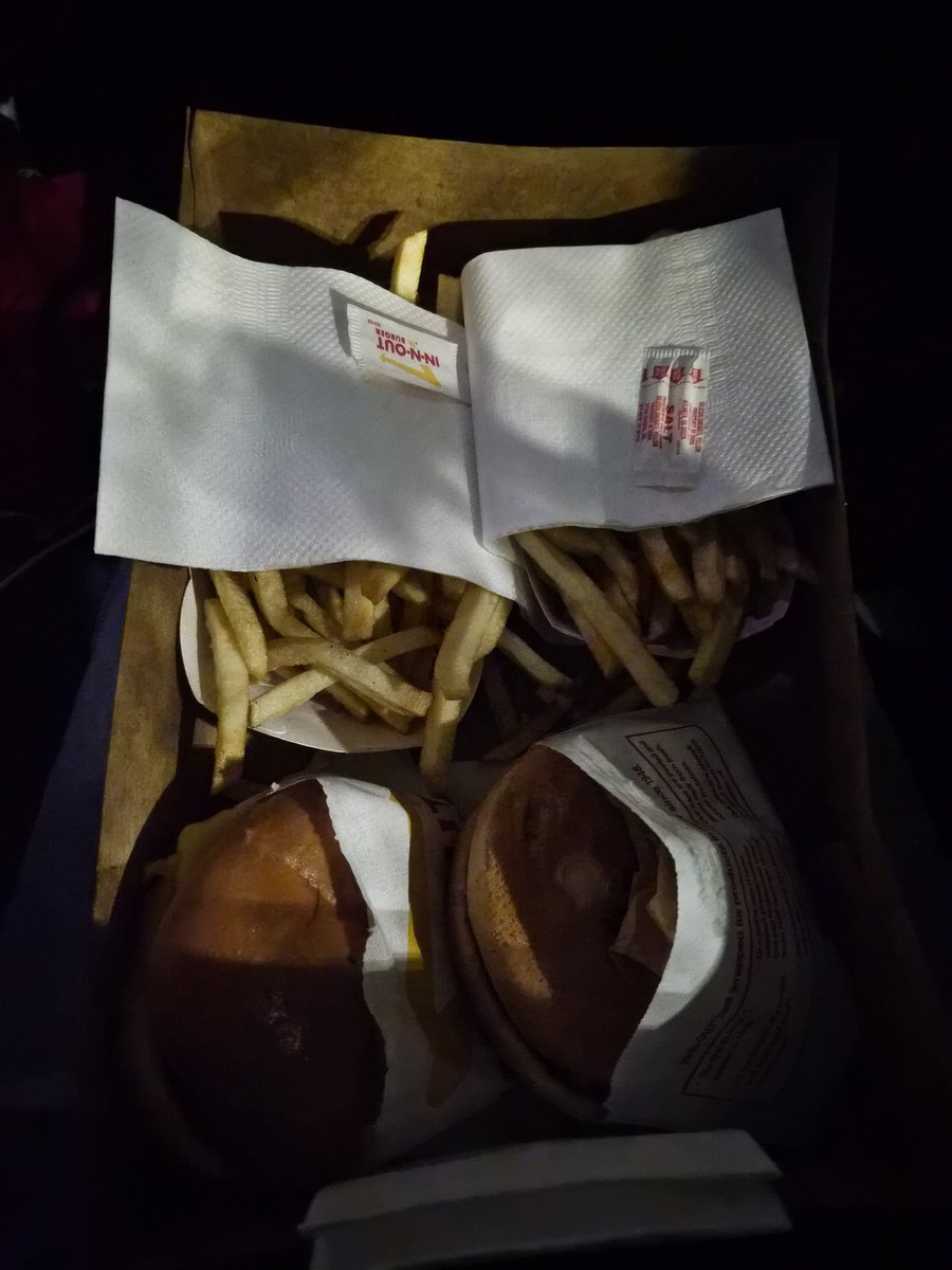 Thundaurda 🌊 🐰 tweet media