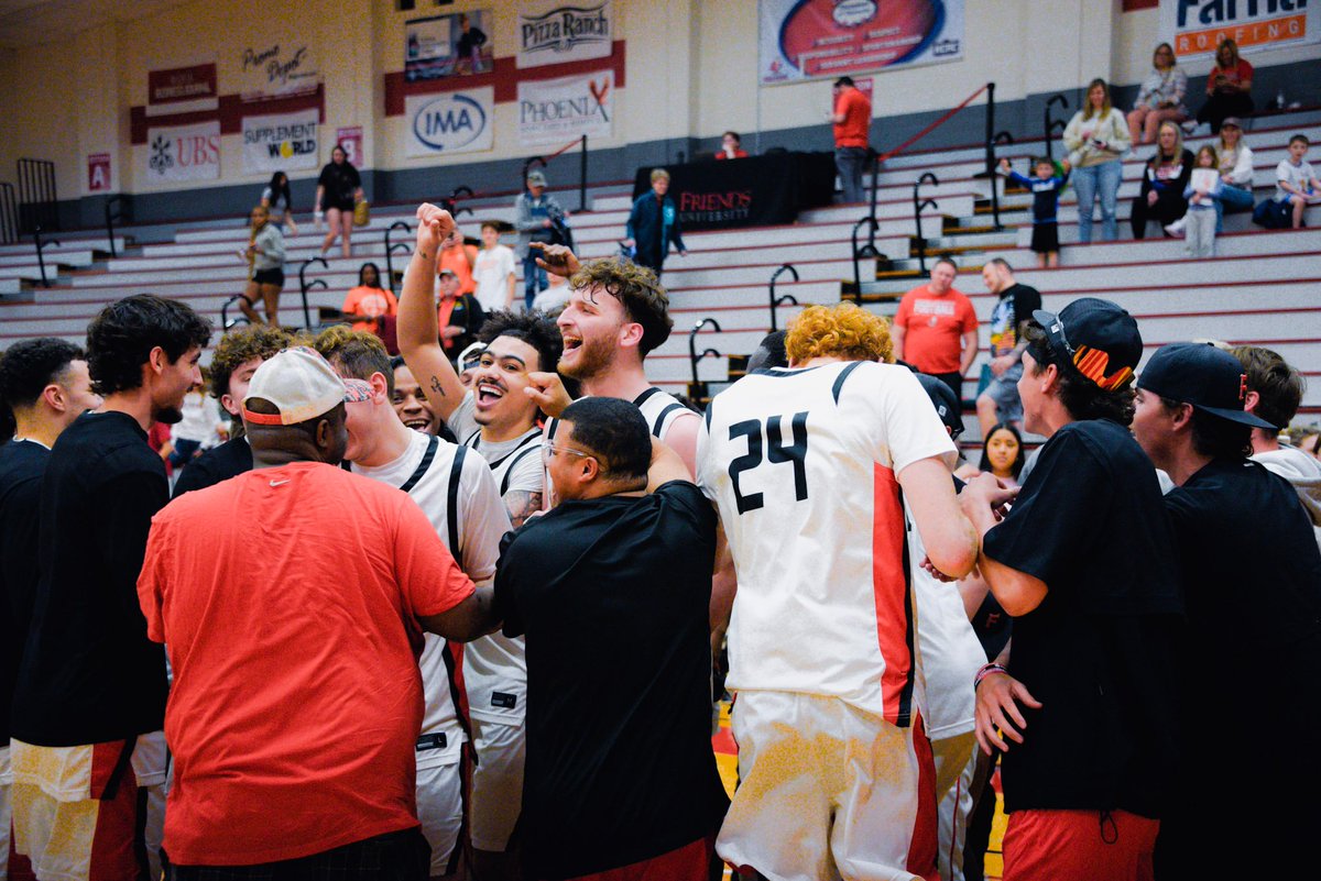 𝗙𝗥𝗜𝗘𝗡𝗗𝗦 𝗙𝗔𝗟𝗖𝗢𝗡𝗦 tweet media