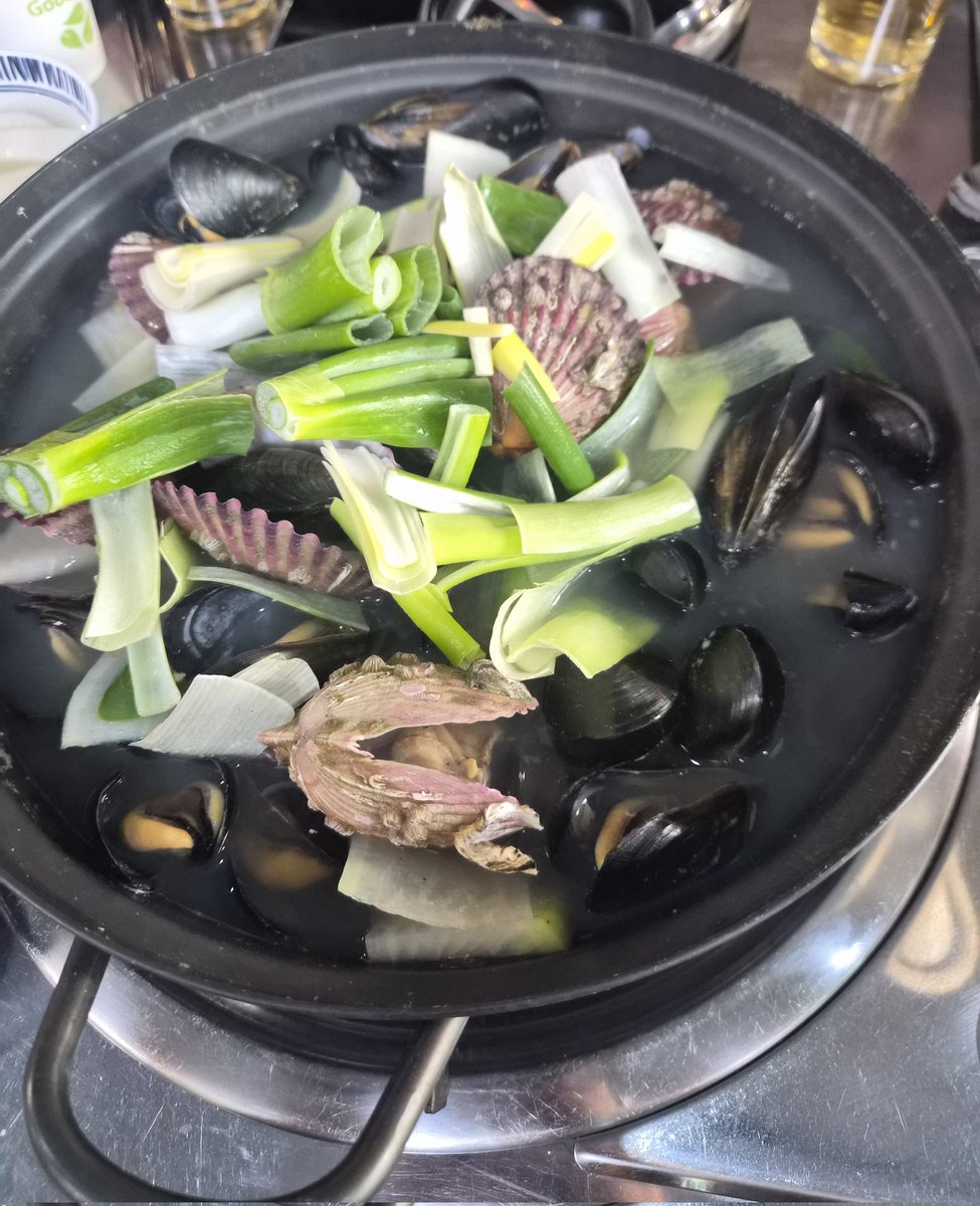 ji_ming_e's tweet photo. 낮술잼 https://t.co/hfoaumiDBK